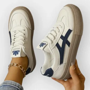 Retroinspirerade platåsneakers